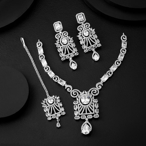 Regal Harmony Elegant Necklace (NECB-SLV-001)
